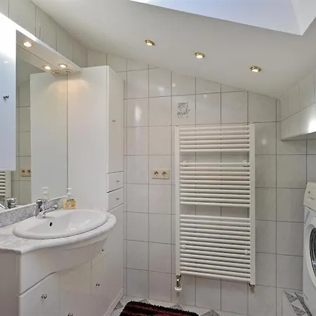 Shirley Apartment