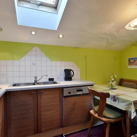 Shirley Apartment